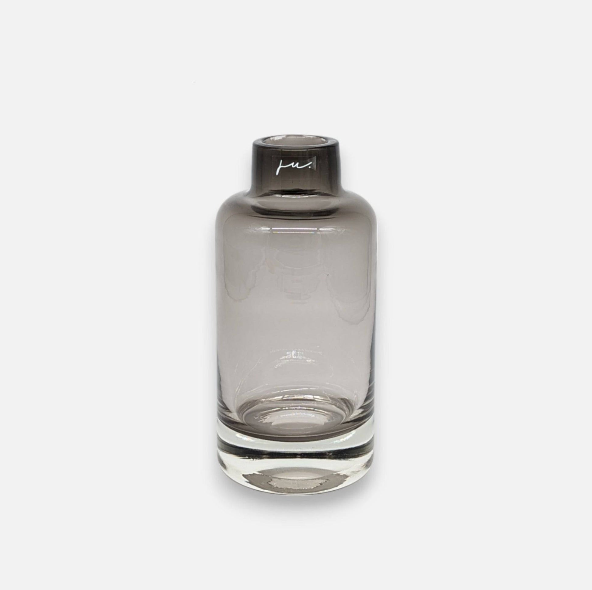 Glasvase, Dekovase aus Glas mundgeblasen schwarzgrau transparent Zylinderform B 10cm x H 23cm | Frédéric Vasen von Ju.