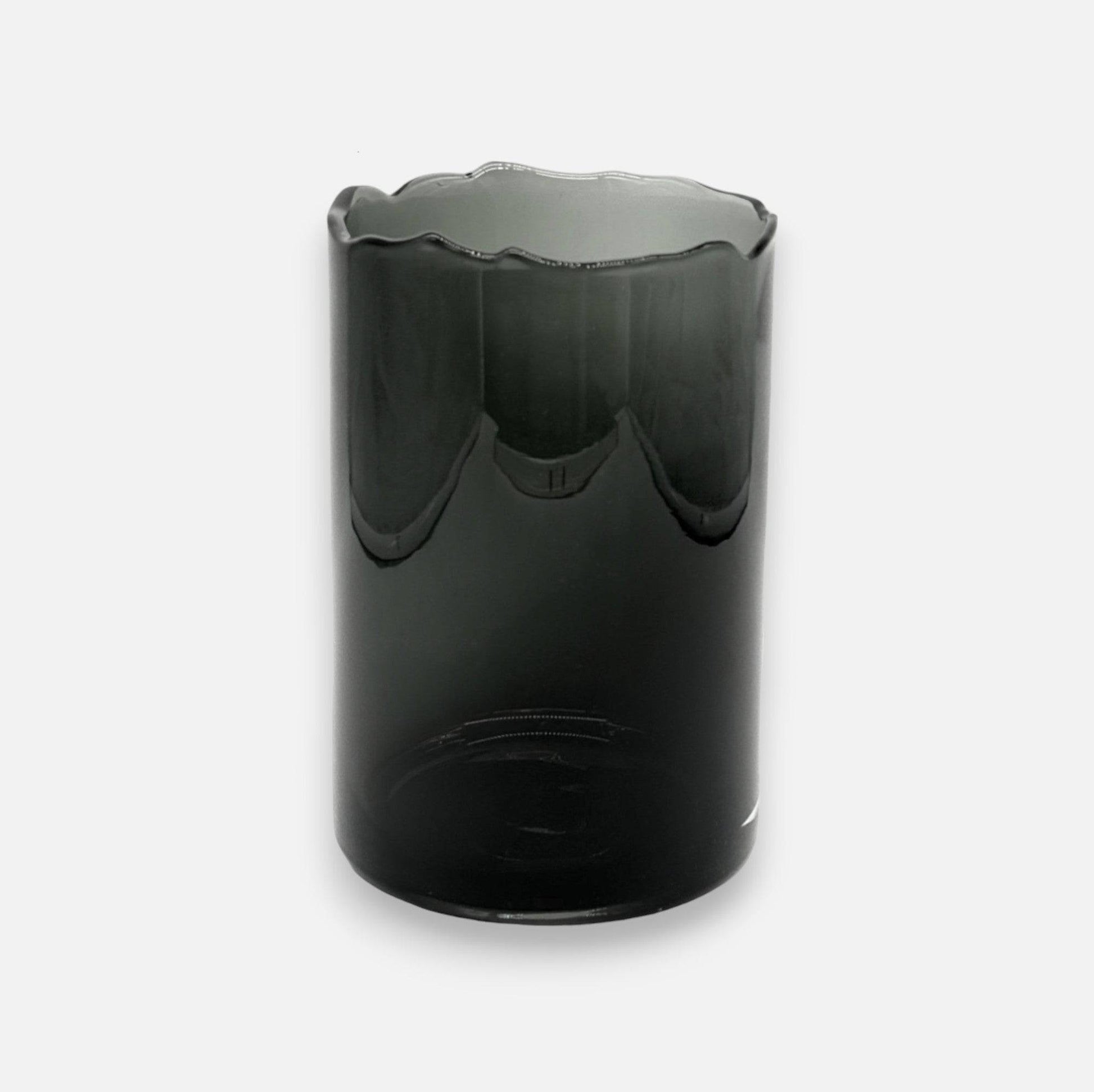 Glasvase, Dekovase aus Glas, schwarz transparent, Zylinderform mit wellenförmigem Rand, B 15 cm × H 23 cm – von Dekocandle