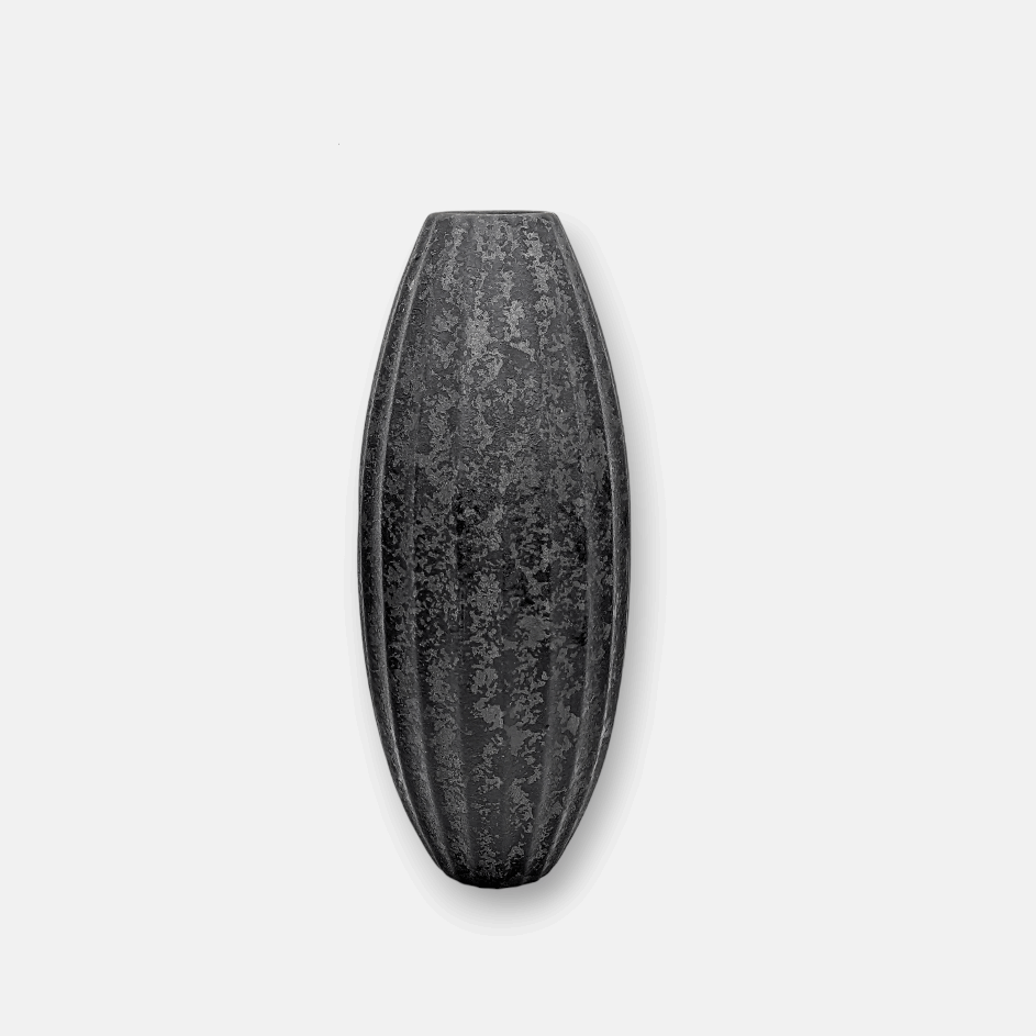 Keramikvase, Dekovase aus Keramik, handgefertigt, skulpturale schmale Form, schwarz, B 20 cm × H 51 cm – von Lene Bjerre