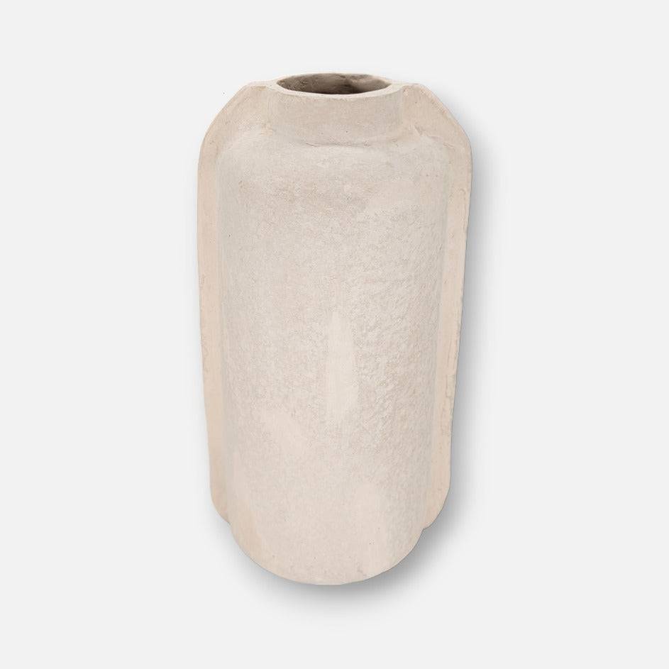 Pappmachévase, handgefertigte Vase aus recyceltem Papier, beige-crème, Unikat, B 18 cm × H 35 cm – von Affari of Sweden