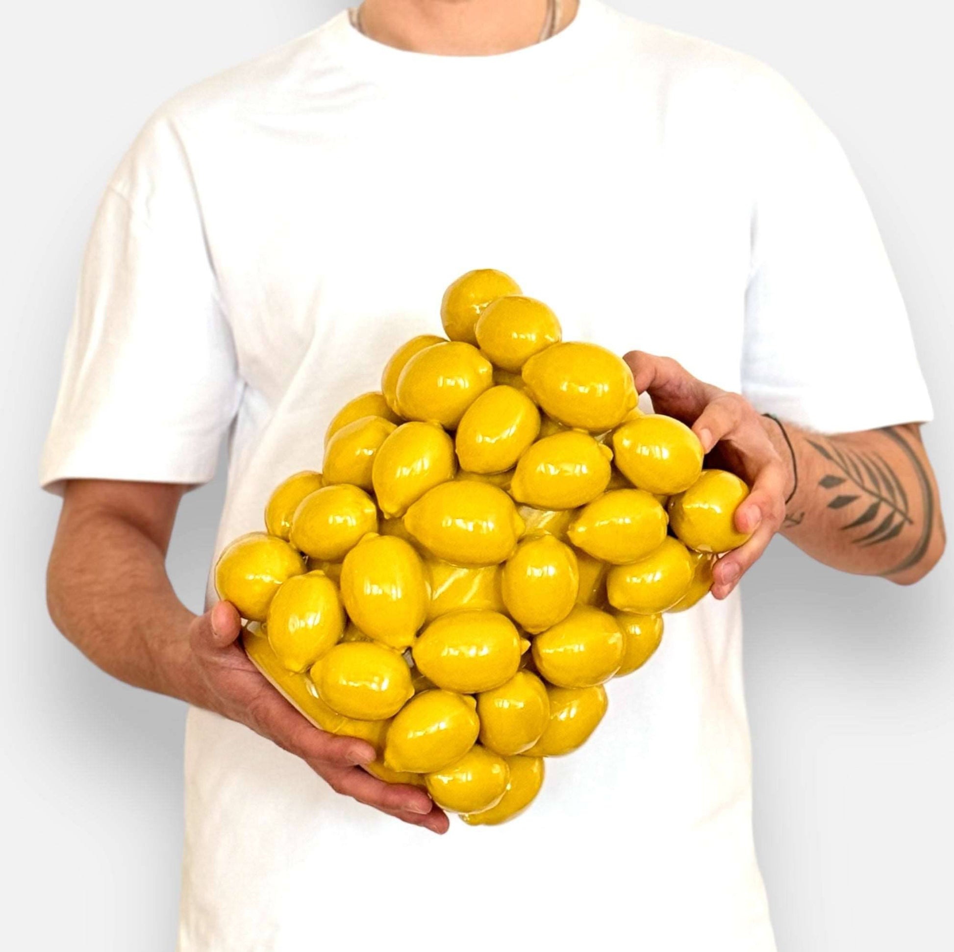 Zitronenvase, Dekovase aus Keramik glasiert gelb mit Zitronenmuster gross Ø 23.5cm x H 26cm | Limonella Vasen von Classico