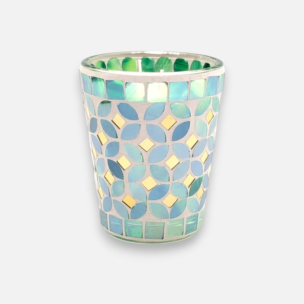 Grüne Duftkerze aus Glas Agadir mit Mosaik und Duft Green Utopia in Geschenkbox H 12cm Ø 10.5cm