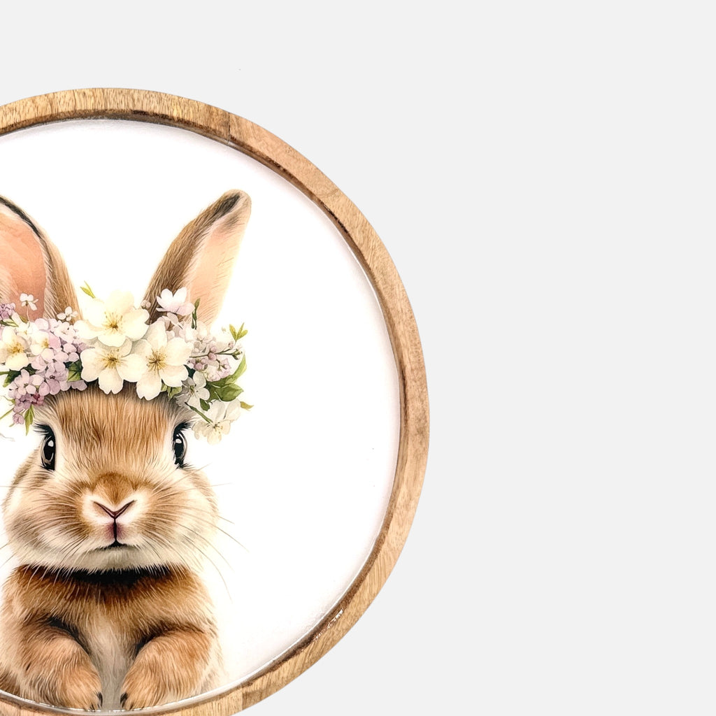 Dekoteller Ostern aus Mangoholz mit Hasenmotiv und Blumenkranz