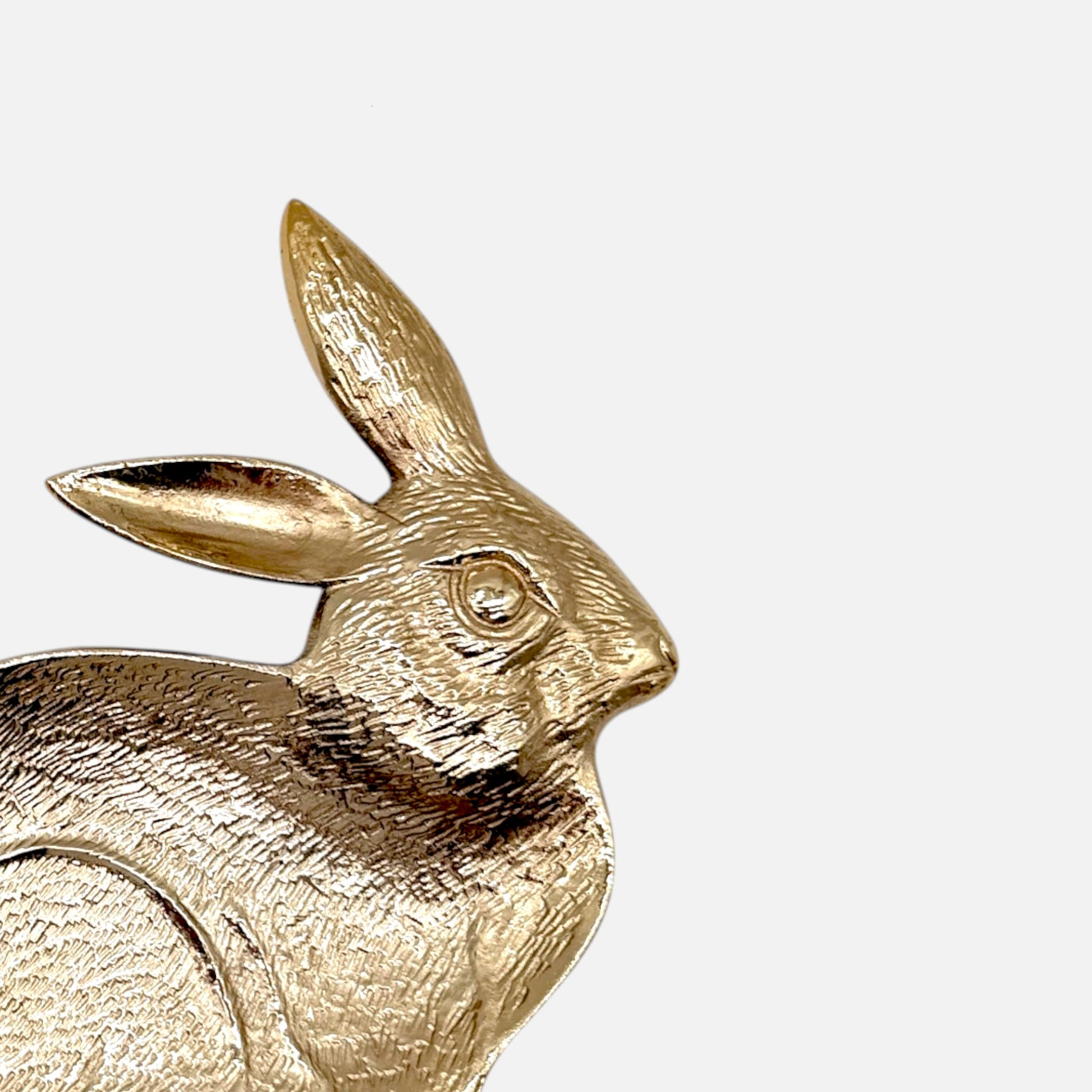 Goldener Hasenteller aus Aluminium
