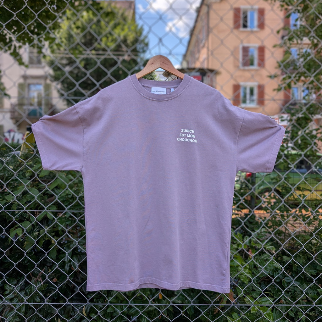 Violettes Oversized T-Shirt «Zurich Est Mon Chouchou» mit kleinem Frontprint und grossem weissem Rückendruck