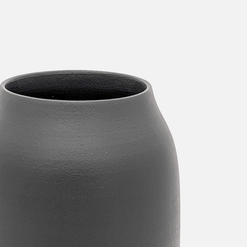 Ezette No Onze | Vase aus Steingut handgefertigt in Portugal schwarz Ø 8.5cm x H 25cm