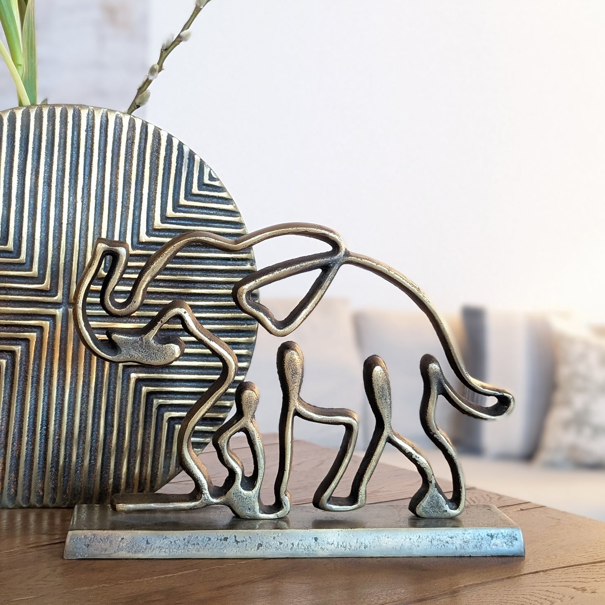 Moodbild mit Deko-Ornament Elefant gold und Vase aus Aluminium in gold