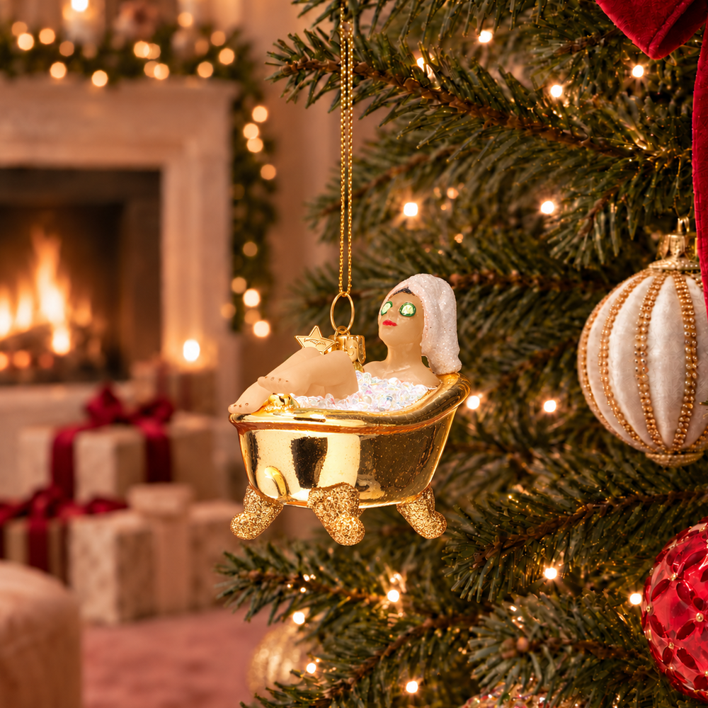Weihnachtsanhänger Frau in goldener Badewanne Glas mundgeblasen handbemalt H6cm