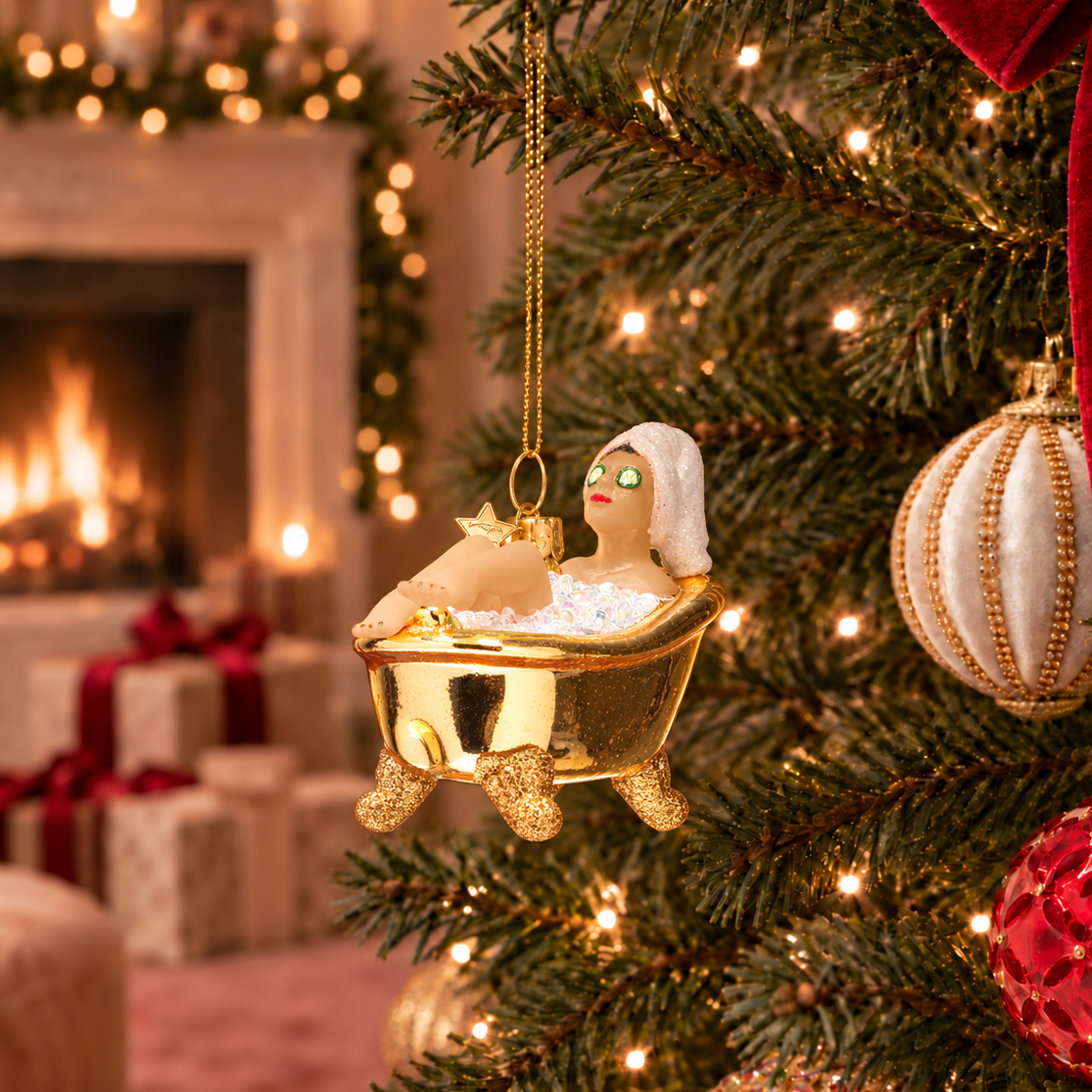 Weihnachtsanhänger Frau in goldener Badewanne Glas mundgeblasen handbemalt H6cm
