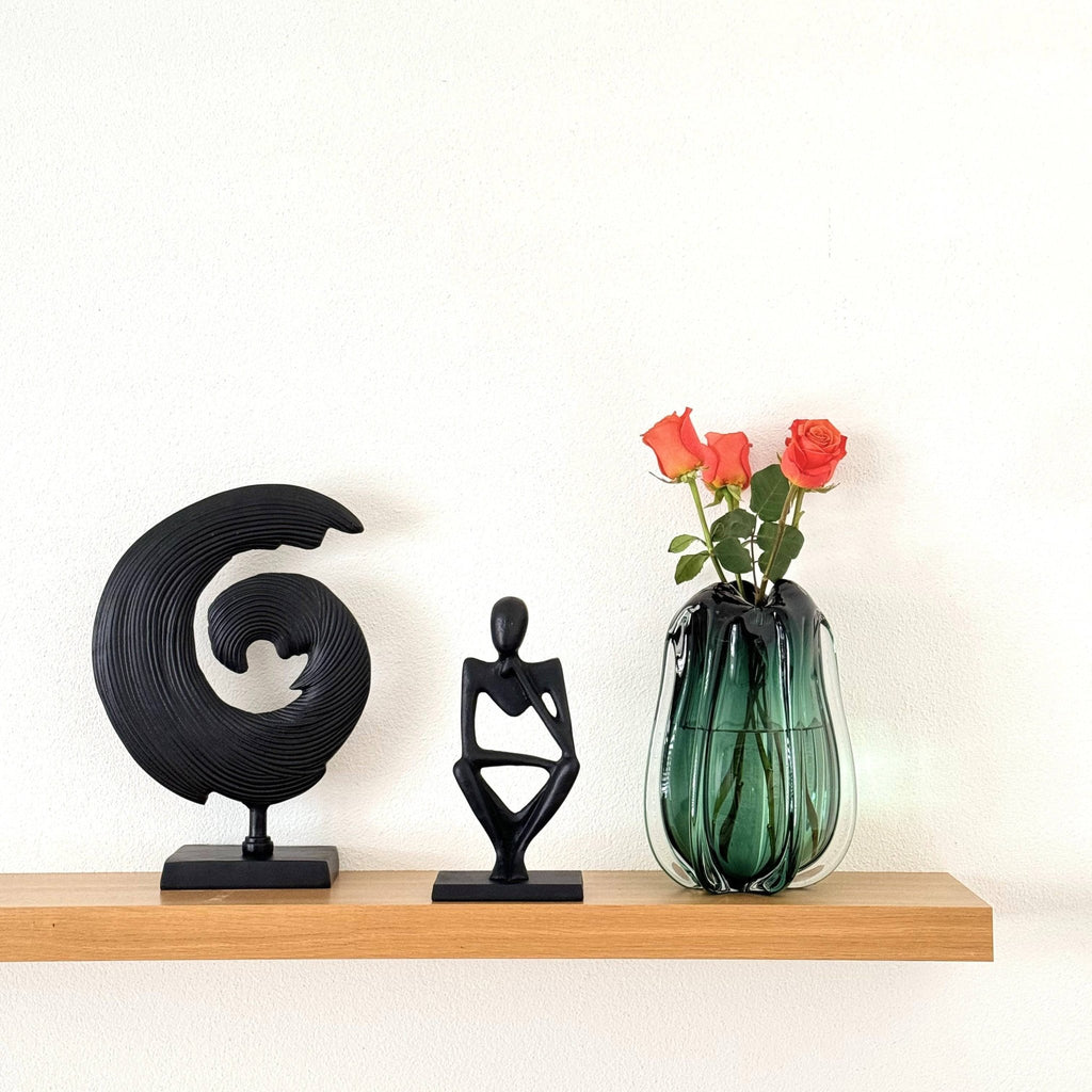 Dekoobjekt, Ornament Person sitzend schwarz L 15cm x B 9cm x H 29cm | Break Dekoration von Light & Living