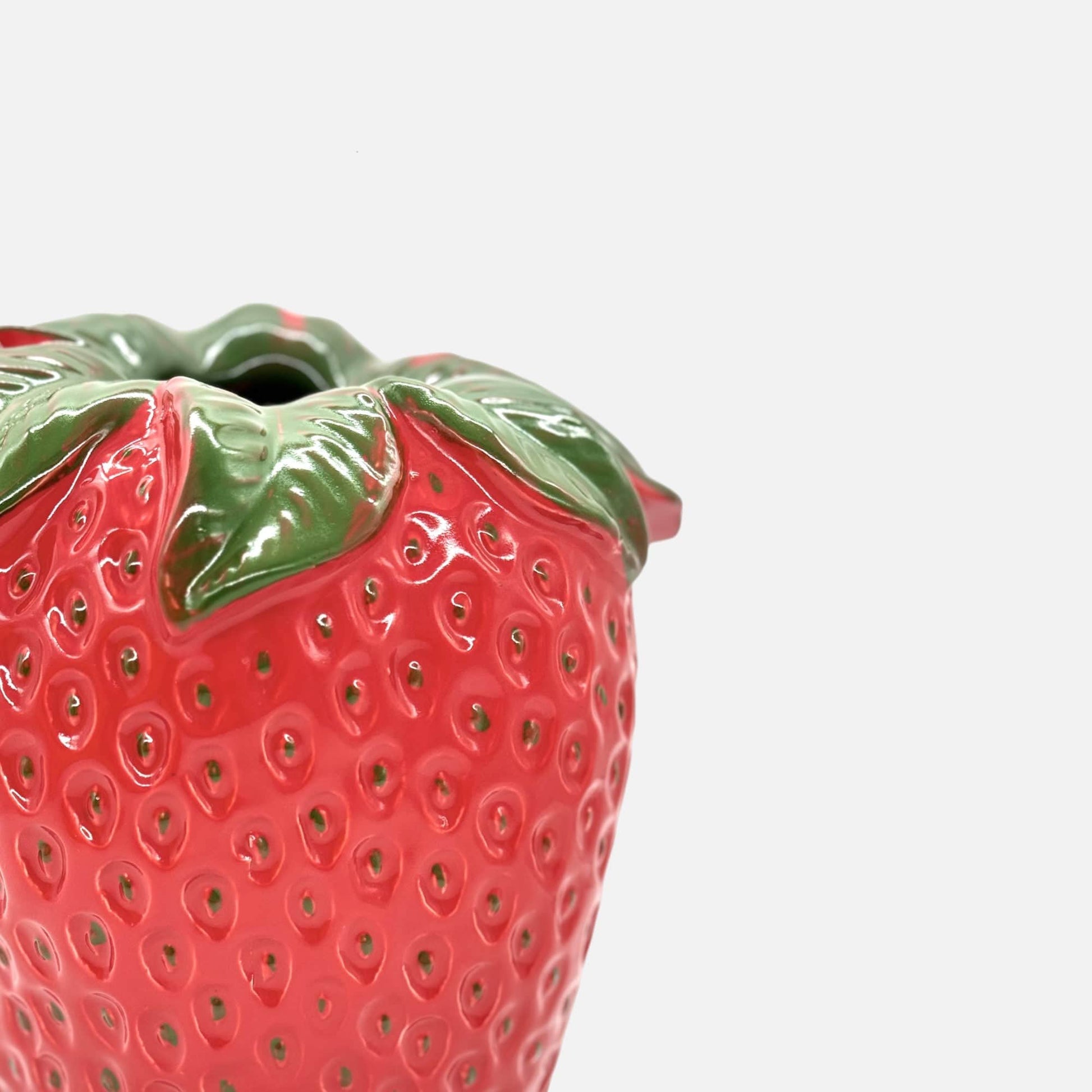 Erdbeervase, Dekovase aus Keramik Rot mit Erdbeeren Motiv H 29cm x Ø 24cm x Öffnung 7cm | Fraise Vasen von EDG