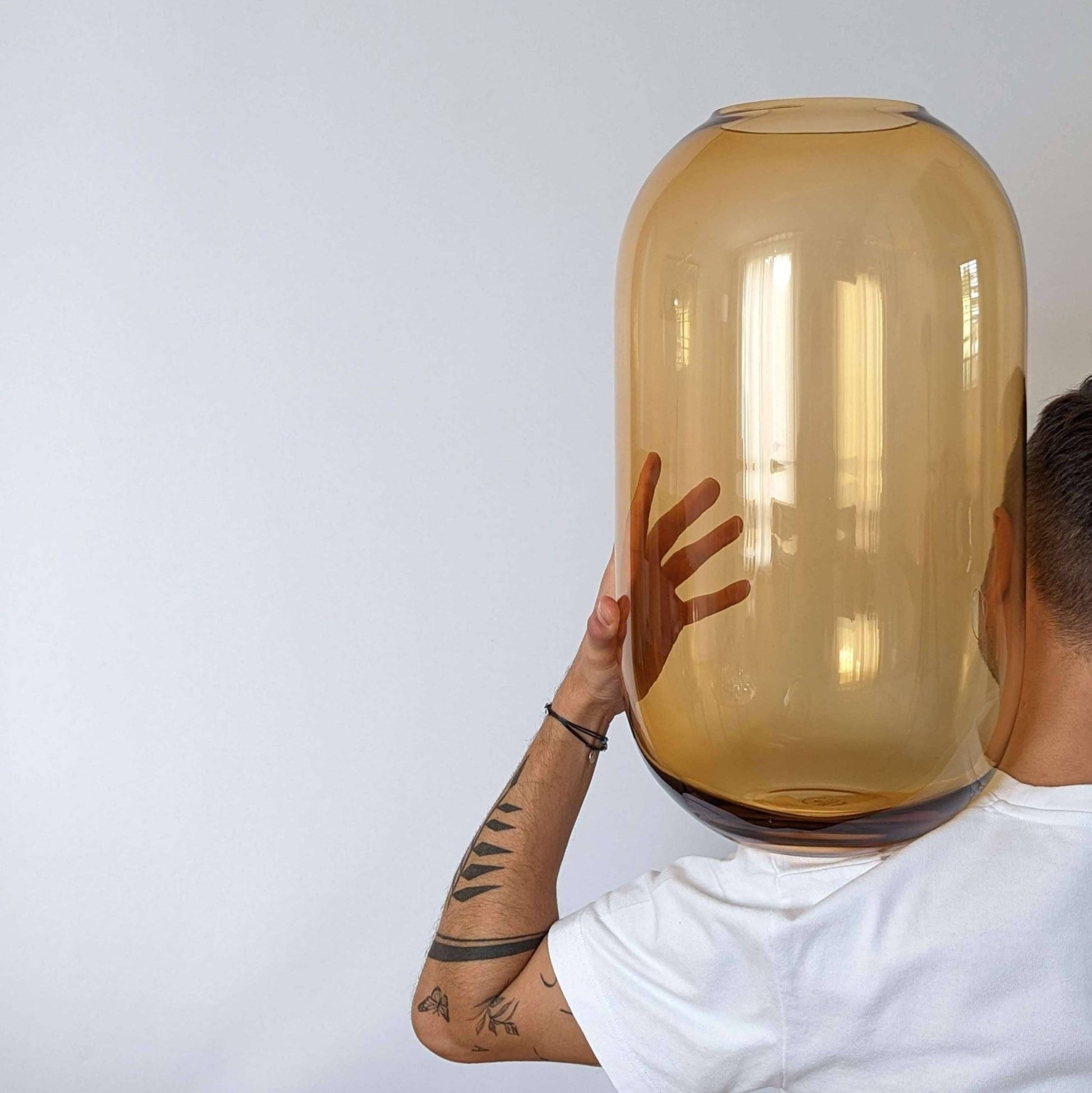 Glasvase, Dekovase aus Glas bernsteinfarben braun transparent Ø 27cm x H 48cm | Philippe Vasen von Dekocandle