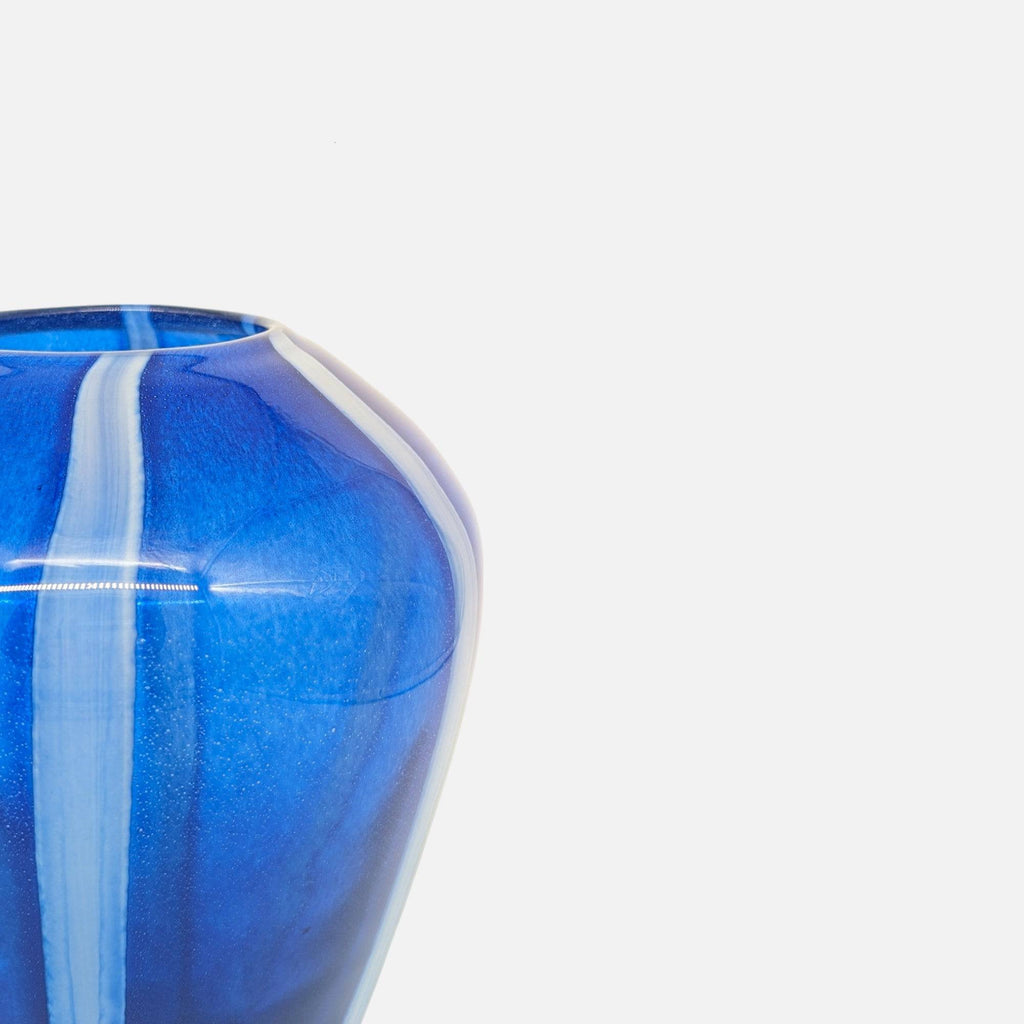 Glasvase, Dekovase aus Glas handgemacht ovale Form blau weiss Ø 18cm x H 22.5cm | Azura Vasen von EDG