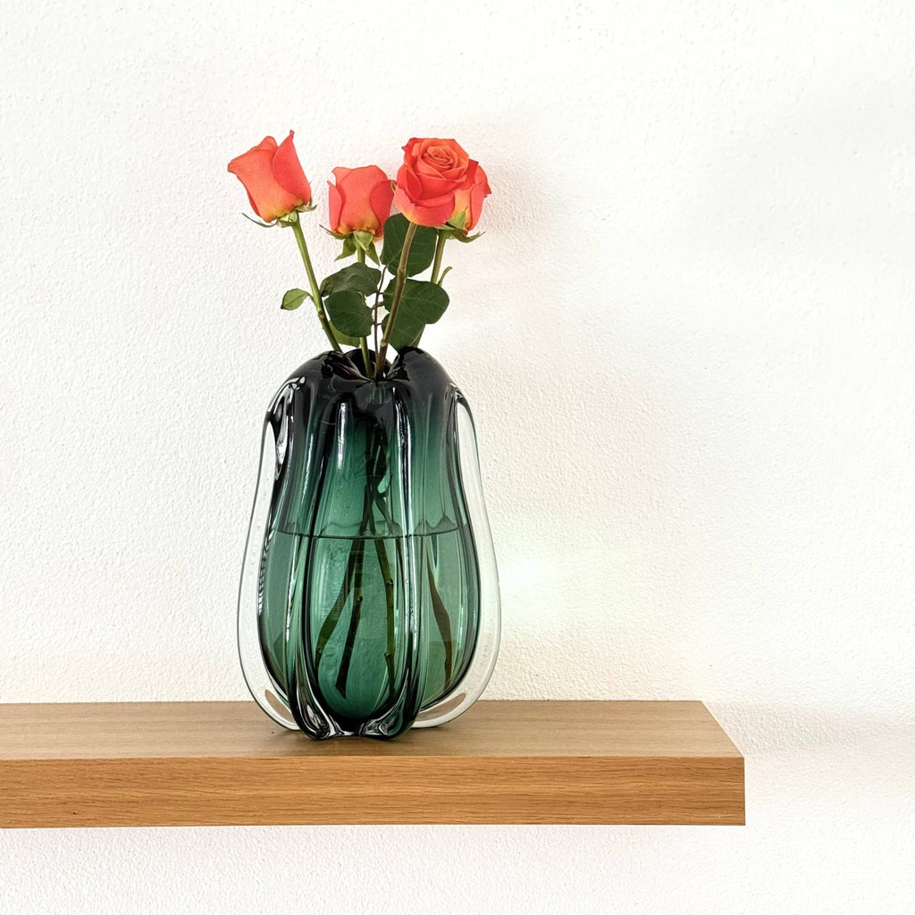 Glasvase, Dekovase aus Glas in Form einer Tulpenblüte türkis lang Ø 21cm x H 30cm | Murielle Vasen von Light & Living
