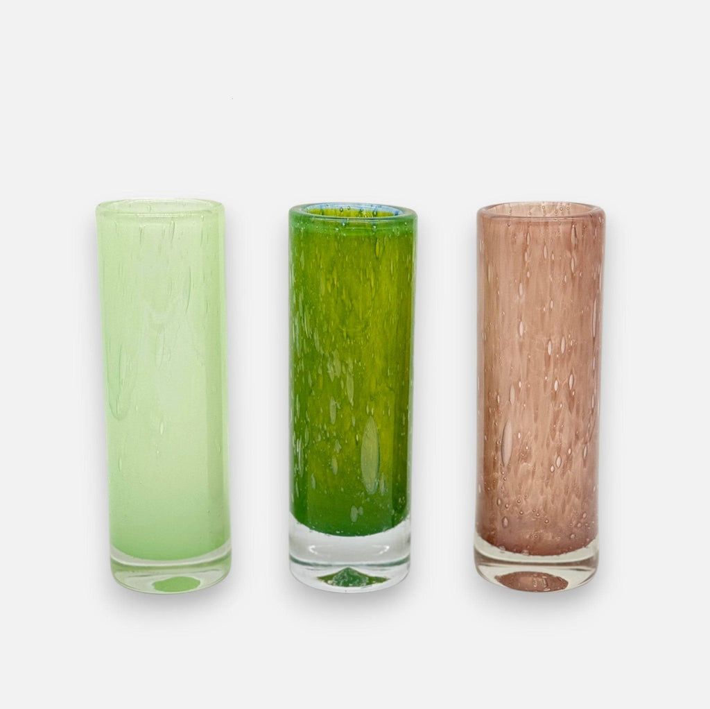 Glasvase, Dekovase aus Glas Luftbläschen mint grün schmal Zylinderform Ø 6.5cm x 20cm | Felice Vasen von Dekocandle