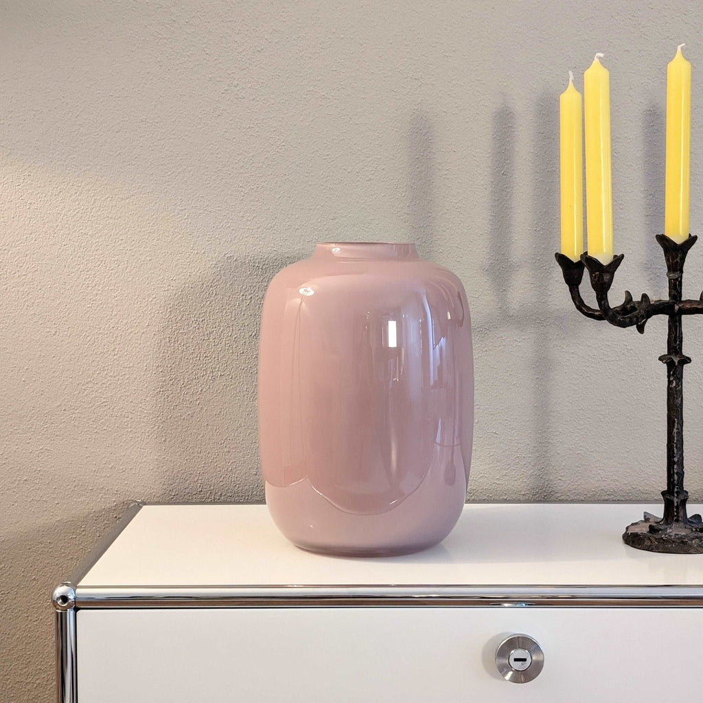 Glasvase, Dekovase aus Glas mundgeblasen pastell rosa glänzend Ø 21cm x H 29cm | Artelle Vasen von Vase The World