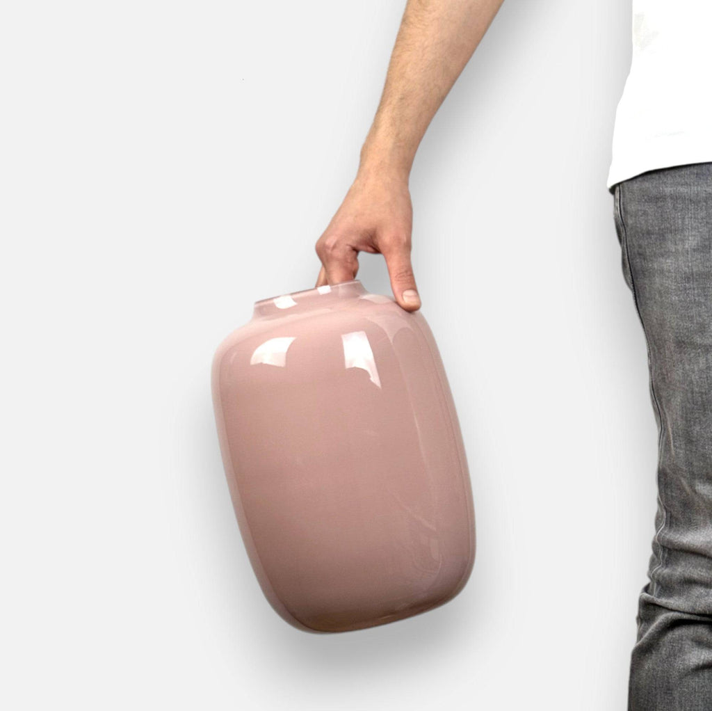 Glasvase, Dekovase aus Glas mundgeblasen pastell rosa glänzend Ø 21cm x H 29cm | Artelle Vasen von Vase The World