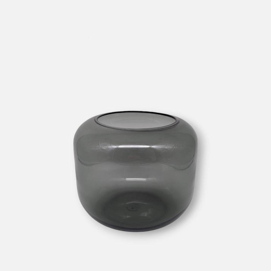 Glasvase, Dekovase aus Glas mundgeblasen schwarz grau transparent Rauchton B 24cm x H 20cm | Lucas Vasen von Dekocandle