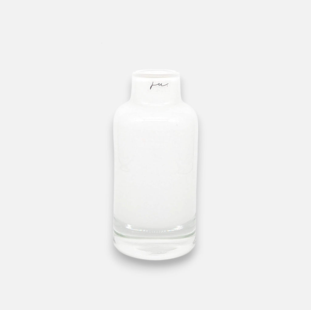 Glasvase, Dekovase aus Glas mundgeblasen weiss Zylinderform B 10cm x H 23cm | Frédéric Vasen von Ju.