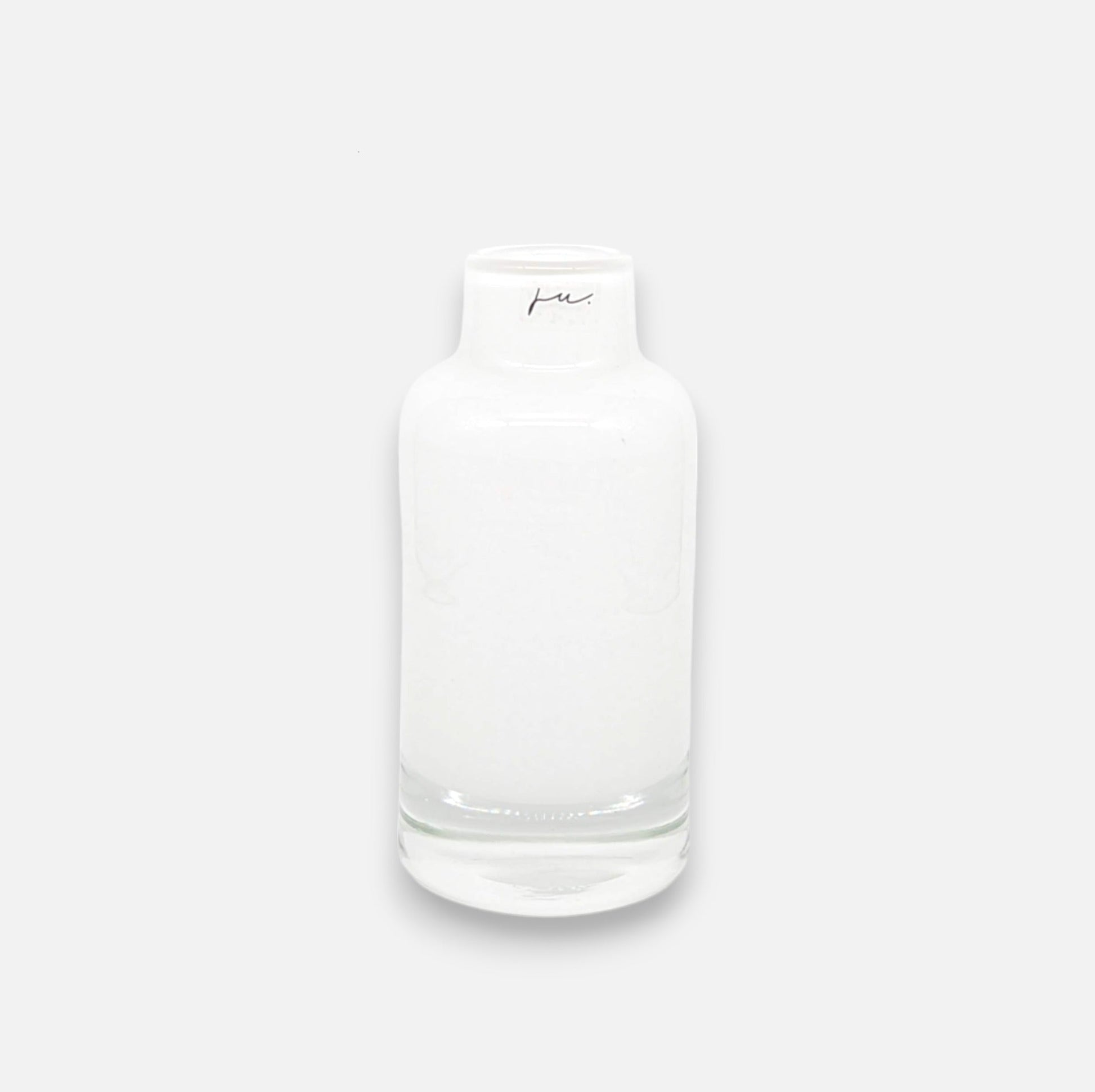 Glasvase, Dekovase aus Glas mundgeblasen weiss Zylinderform B 10cm x H 23cm | Frédéric Vasen von Ju.