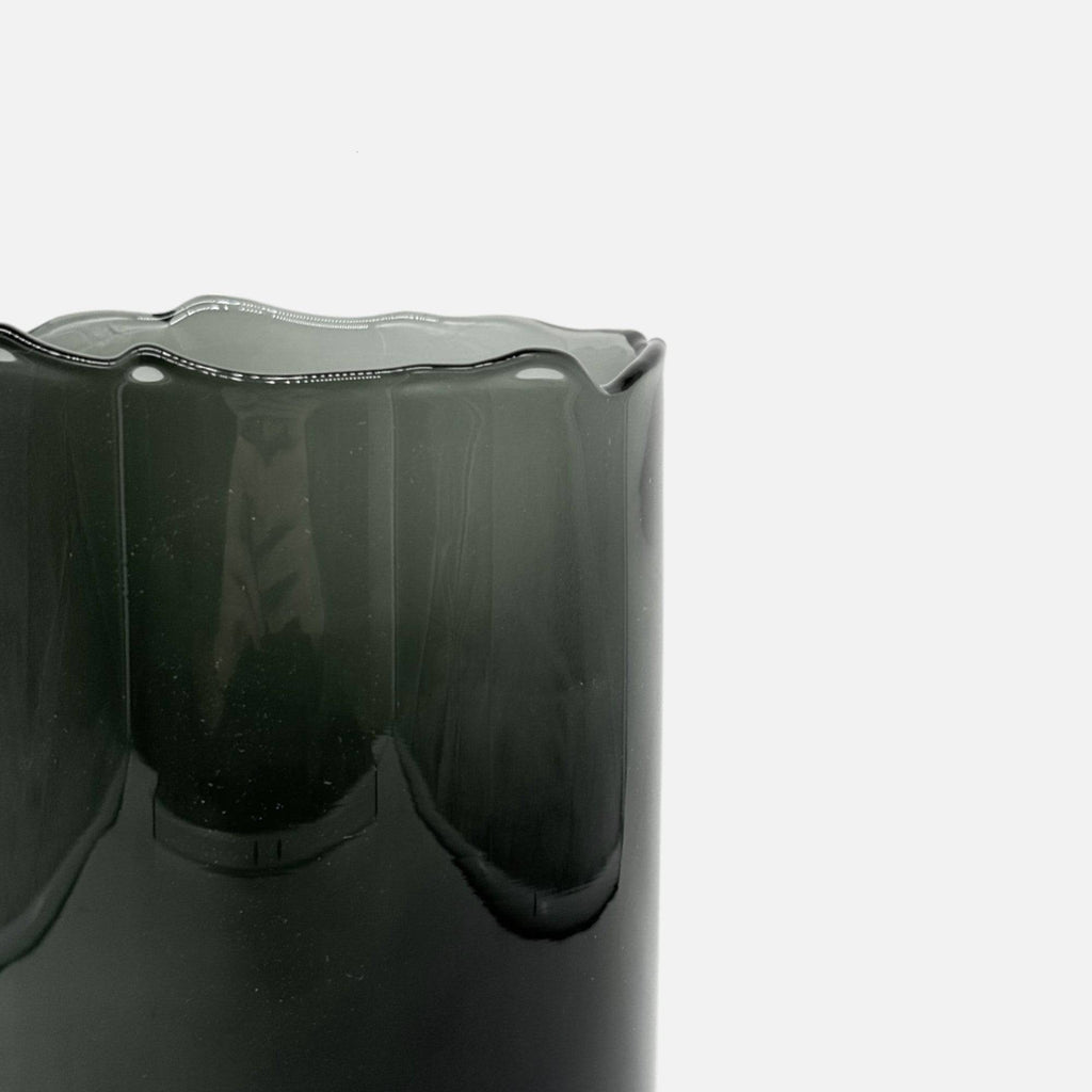 Glasvase, Dekovase aus Glas, schwarz transparent, Zylinderform mit wellenförmigem Rand, B 15 cm × H 23 cm – von Dekocandle