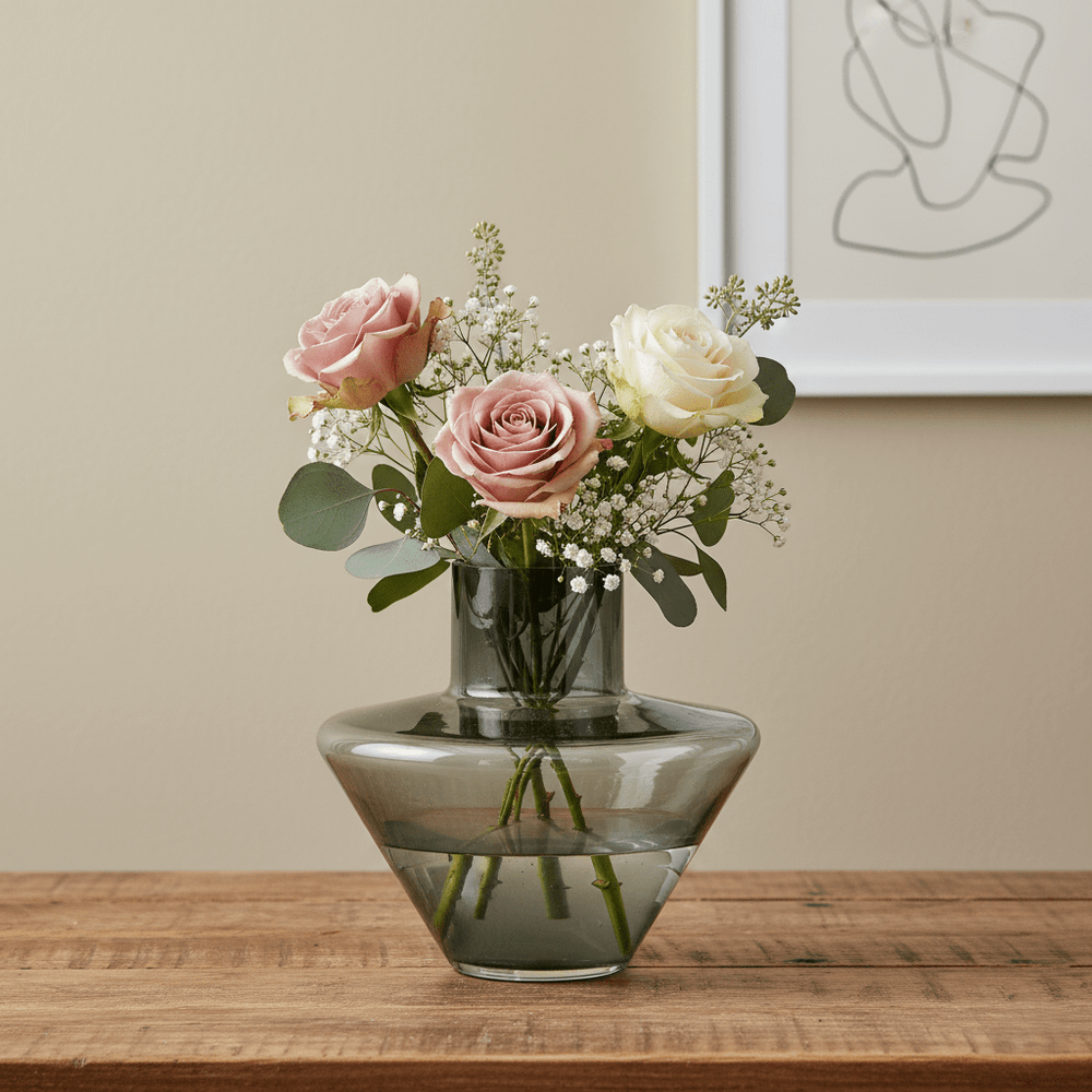 Glasvase, Dekovase aus Glas schwarz grau transparent moderne Form 21cm x H 20cm | Mystique Vasen von Parlane