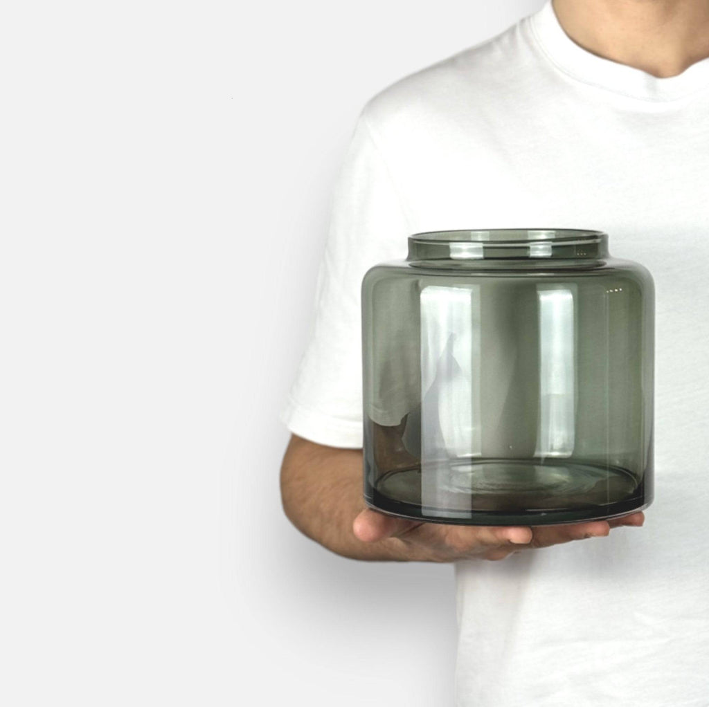 Glasvase, Dekovase aus Glas schwarz Rauchton transparent B 19cm x H 17.5cm | Jules Vasen von Dekocandle