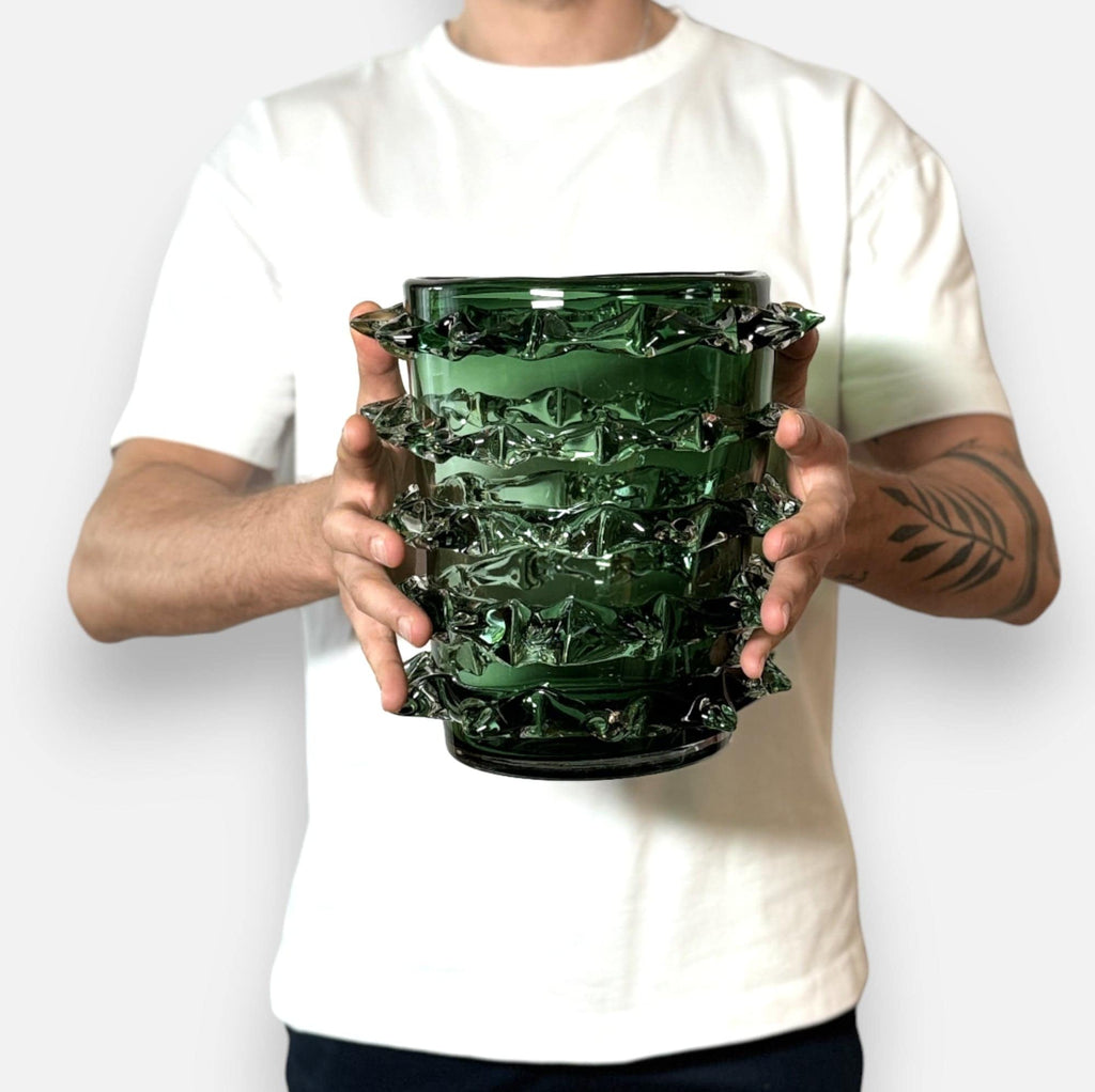 Glasvase mit Stacheln mundgeblasen grün mit Kiwano Stachelmuster Ø 21cm x H 23cm | Kiwano Vasen von EDG