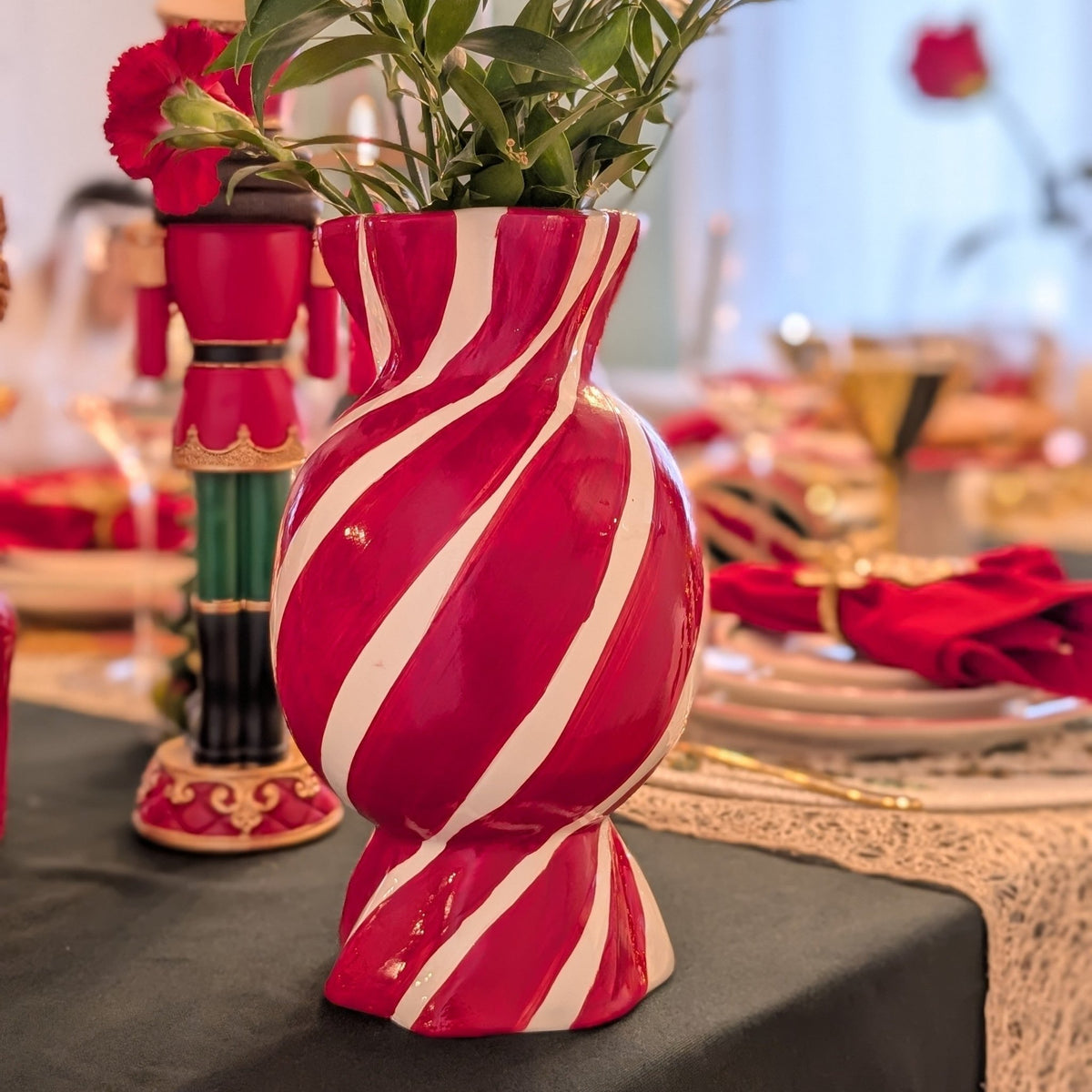 Vase Keramik Bonbonform rund rot-weiss H 25cm Weihnachten