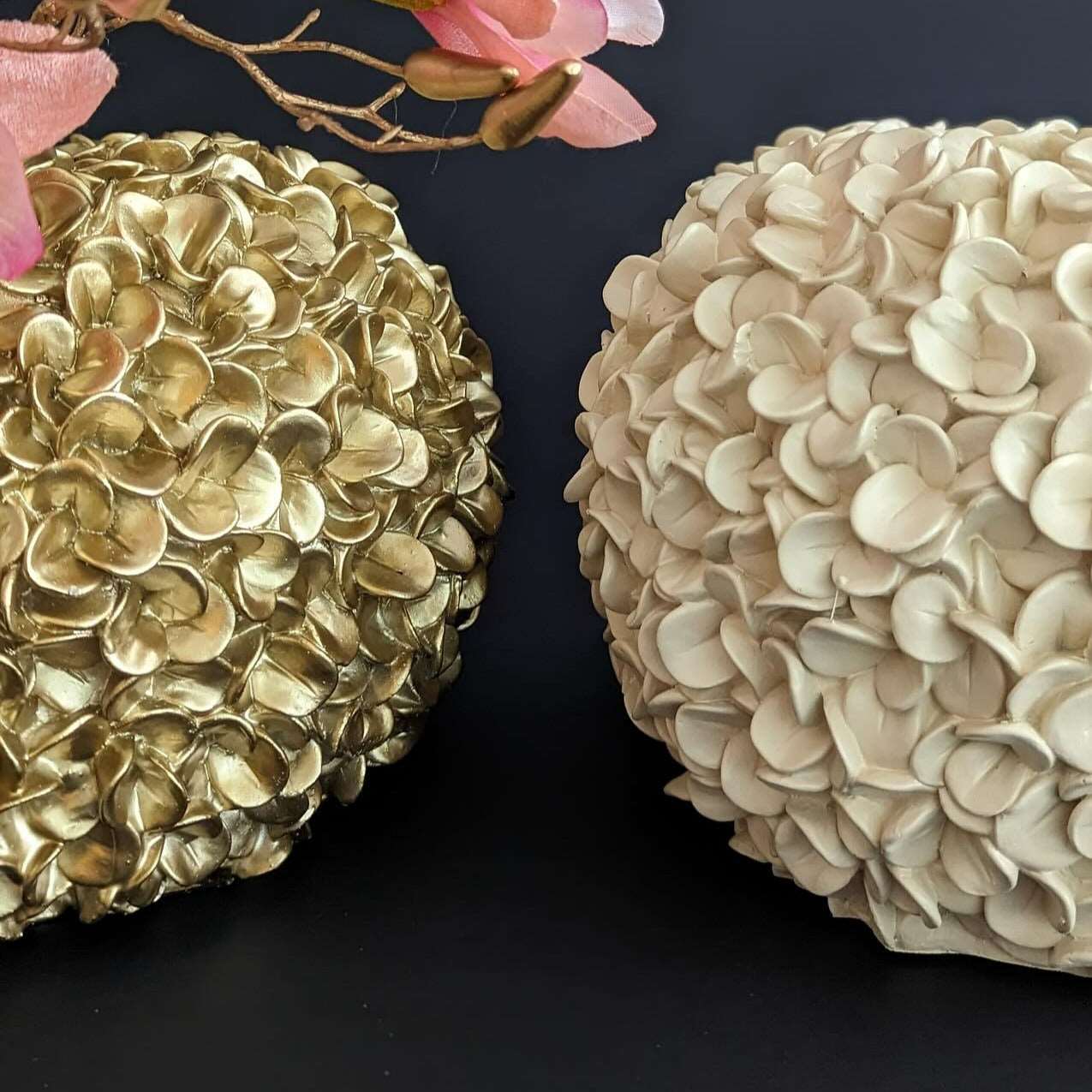 Hortensienvase / Dekovase mit Hortensien Muster crème beige Ø 38cm x H 23cm | Belle Vasen von Light & Living