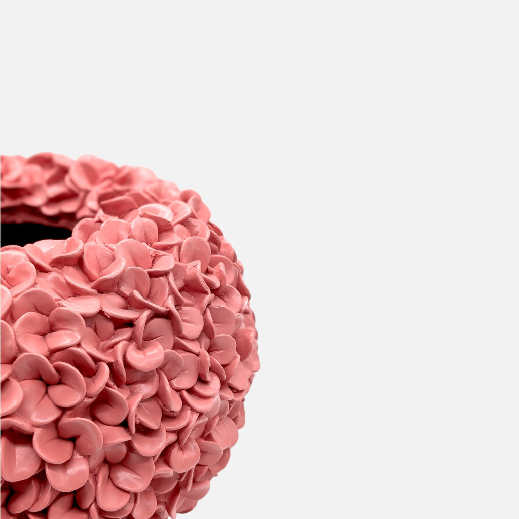 Hortensienvase, Dekovase mit Hortensien Muster Koralle Rosa Ø 38cm x H 23cm | Belle Vasen von Light & Living