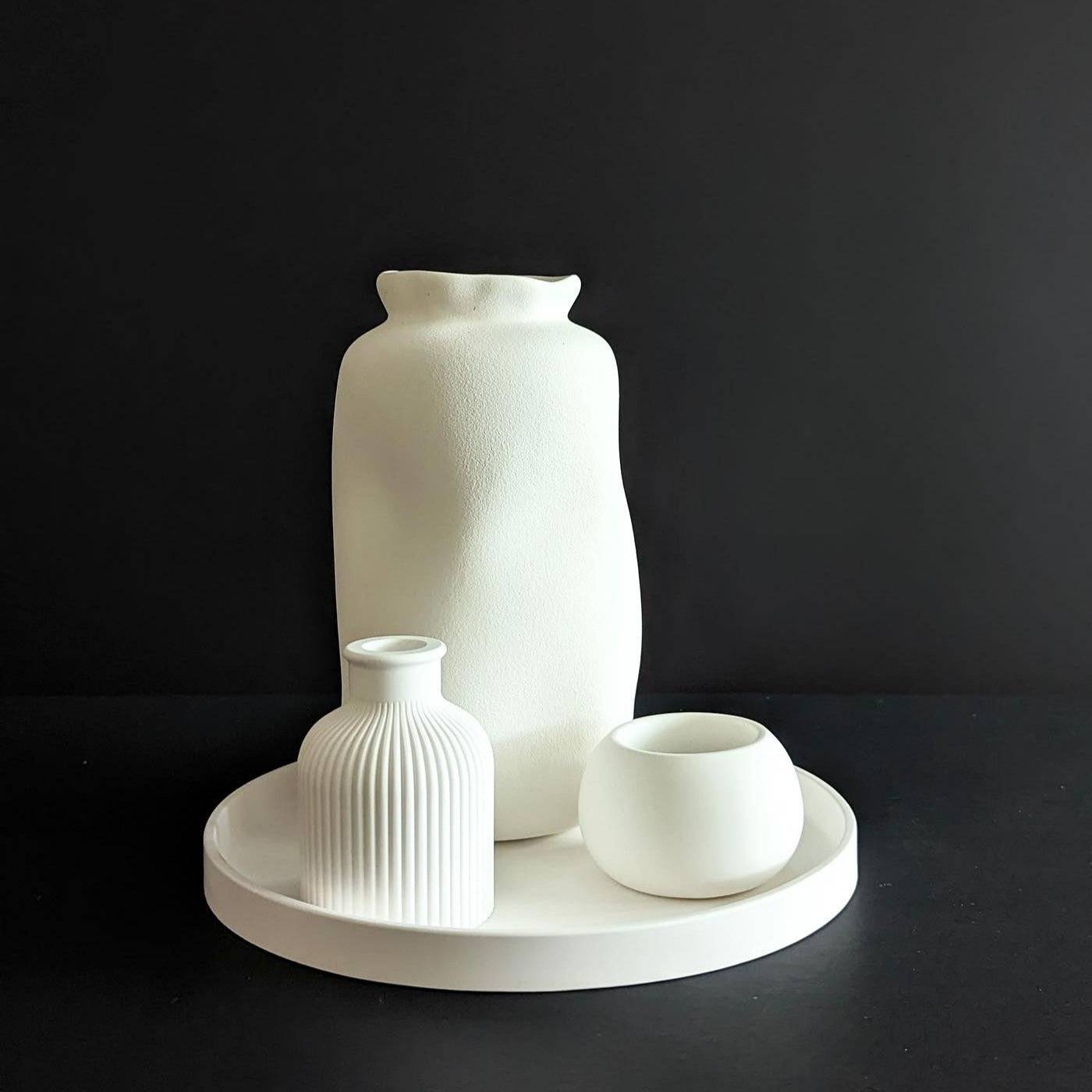 Keramikvase, Dekovase aus Keramik handgefertigt Portugal weiss minimalistisch organisch Ø 13 cm × H 23 cm von Claet