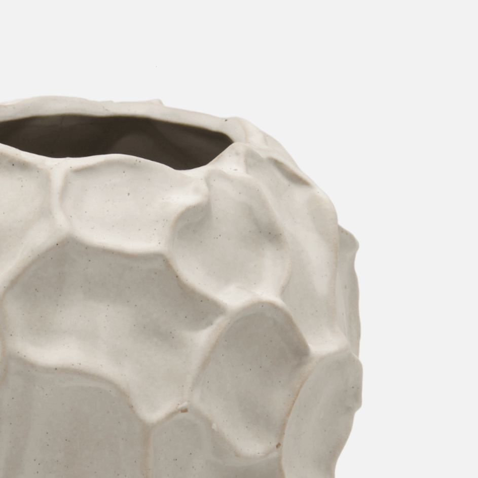 Keramikvase, Dekovase aus Keramik Vanille Weiss Crème organisch B 18cm x H 22cm | Louise Vasen von Muubs