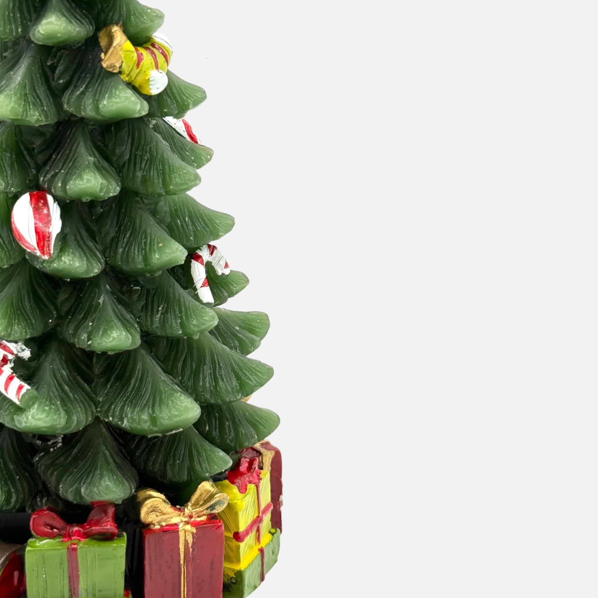 Kerze in Form eines Weihnachtsbaums mit Geschenken, H 22cm, Weihnachten Kerzenlicht von EDG