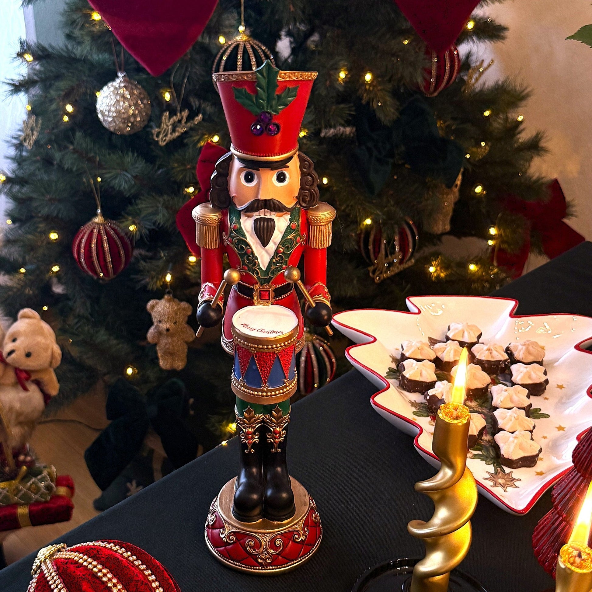 Nussknacker Figur in Rot Grün Gold, H 35cm, Weihnachtsdeko klassisch Dekoration von EDG