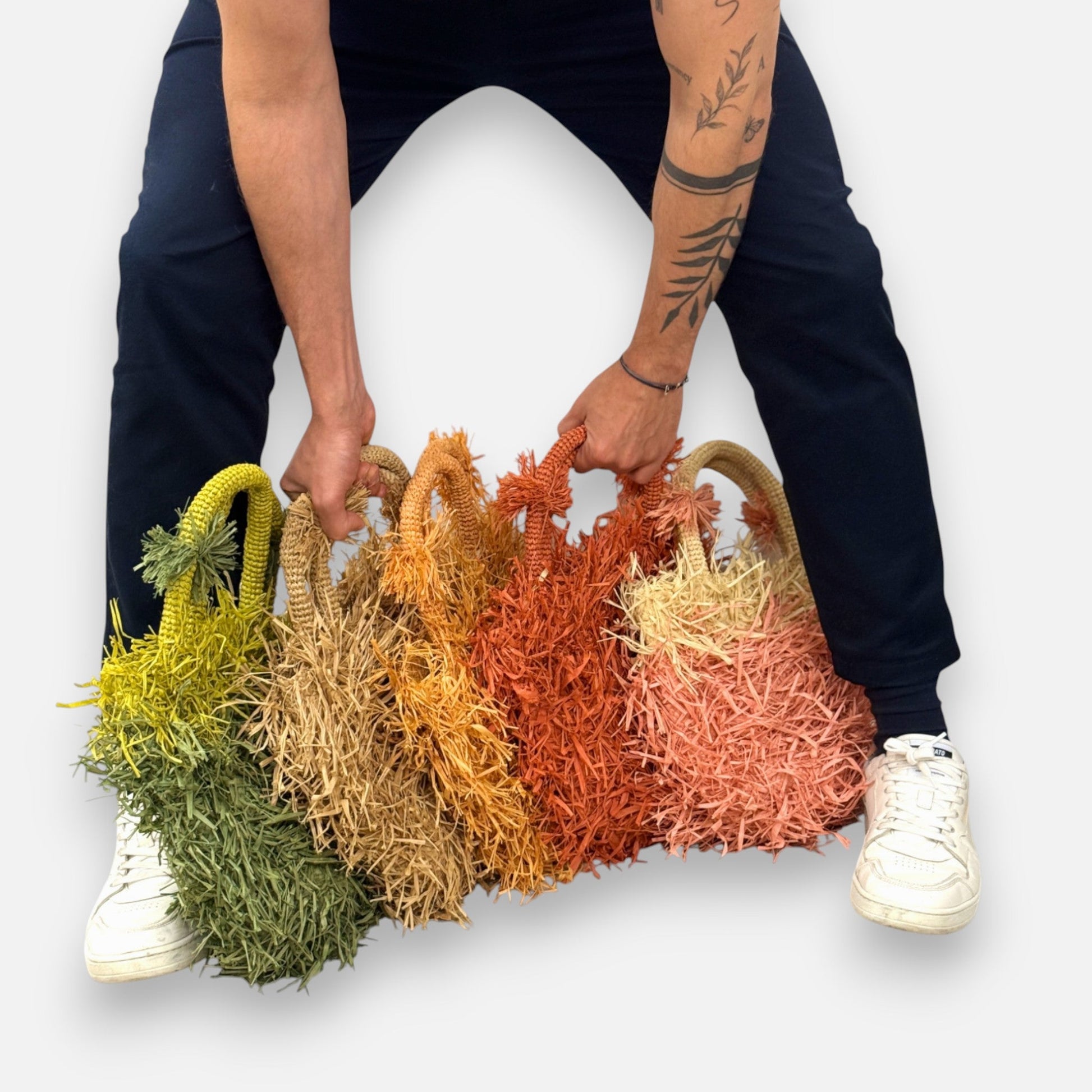 Raffia - Tasche mit Fransen in Korallrot, handgefertigte Sommer - Henkeltasche Taschen von Sans - Arcidet Paris