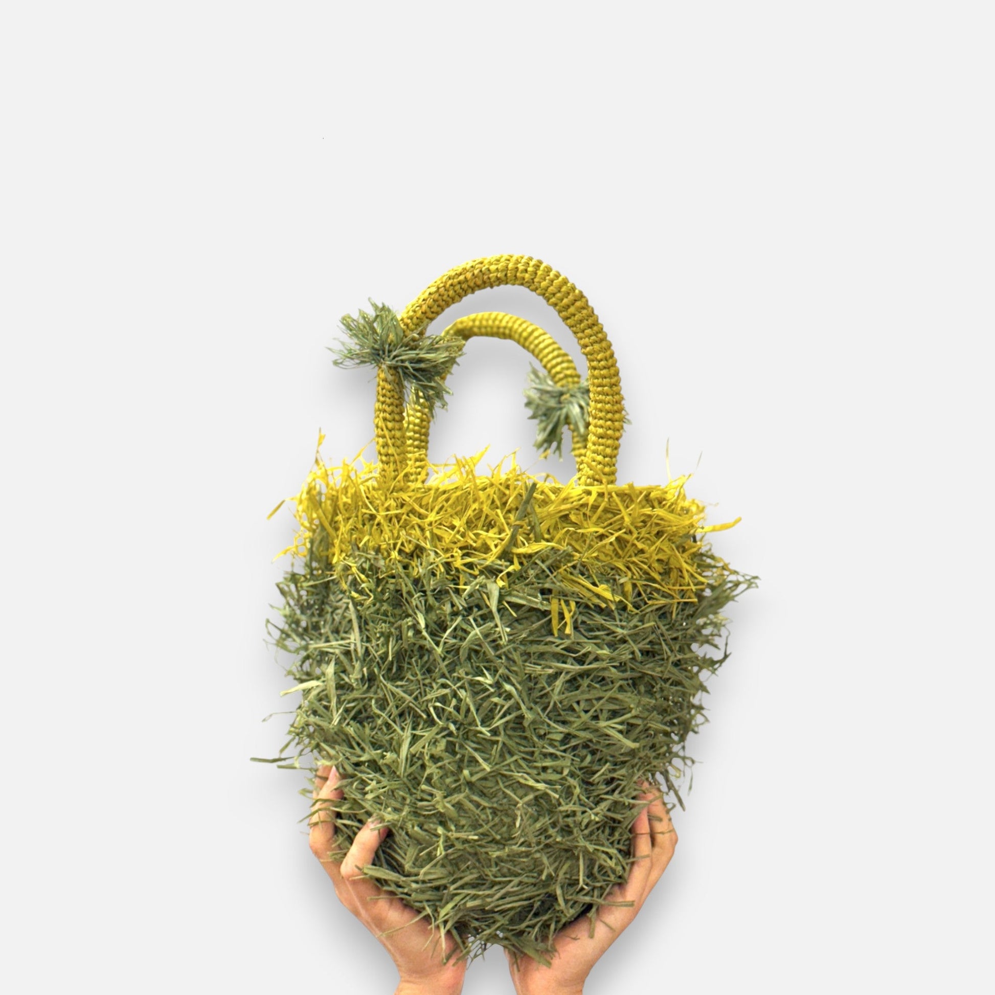 Raffia - Tasche mit Fransen in Olivgrün - Senfgelb, handgefertigte Sommer - Henkeltasche Taschen von Sans - Arcidet Paris