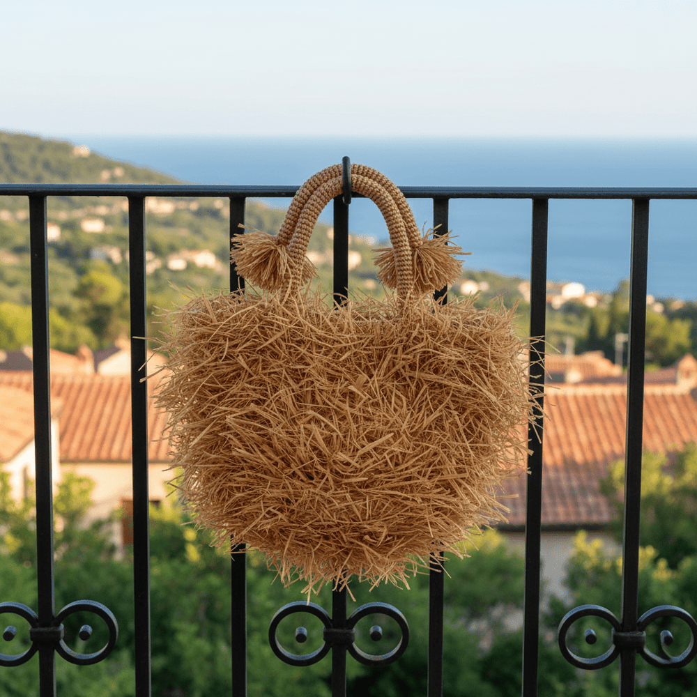 Raffia-Tasche mit Fransen in Senfgelb, handgefertigte Sommer-Henkeltasche Taschen von Sans-Arcidet Paris