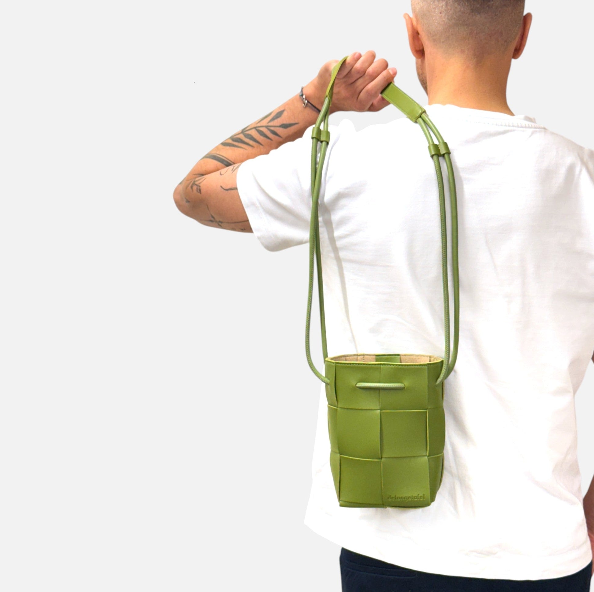 Tasche aus veganem Leder in Olivgrün mit Flechtmuster, H 20cm B 15cm Taschen von De Lange Tafel