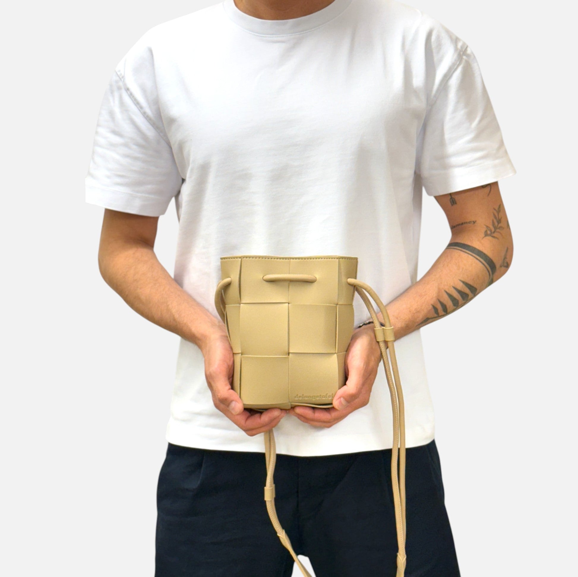 Tasche aus veganem Leder in Taupebraun mit Flechtmuster, H 20cm B 15cm Taschen von De Lange Tafel