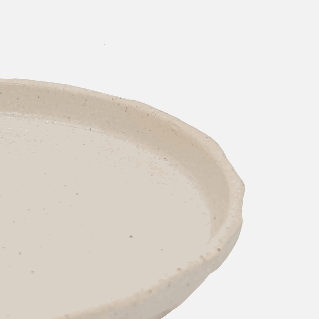 Teller aus Keramik beige glasiert japanische Handwerkskunst Kurinuki | Camill Geschirr von Muubs