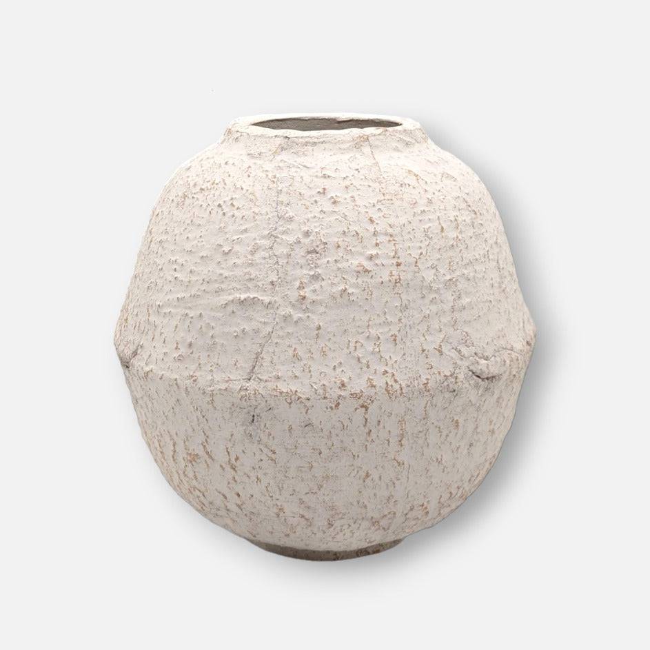 Terrakottavase, Dekovase aus handgefertigter Terrakotta, elfenbeinweiß, rustikal, B 28 cm × H 25 cm – von Affari of Sweden