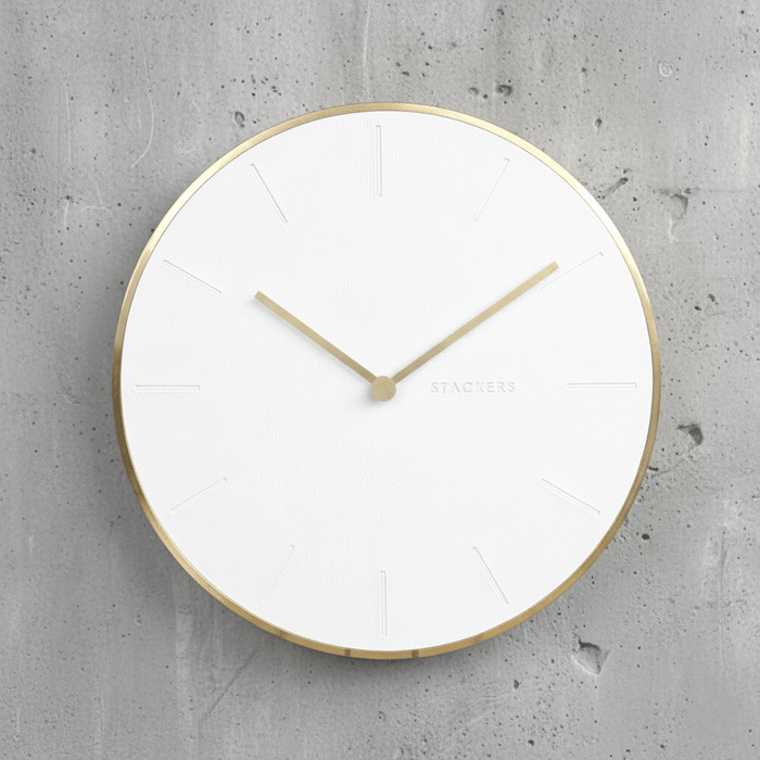 Wanduhr weiss mit Goldrand minimalistisch Ø 40cm | Gabrielle Dekoration von Stackers