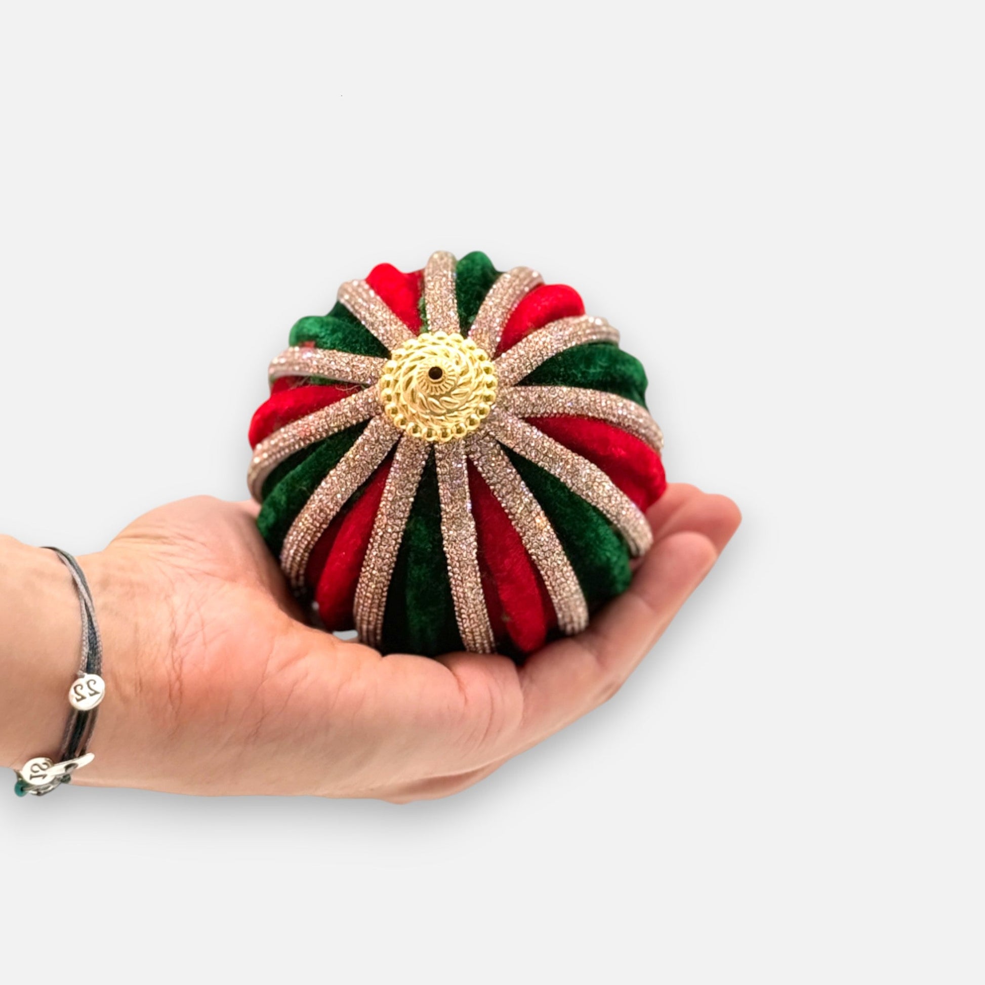 Weihnachtskugel aus Samt Rot Grün mit Gold - Glitzerstreifen, Ø 10cm, Weihnachten Dekoration von EDG