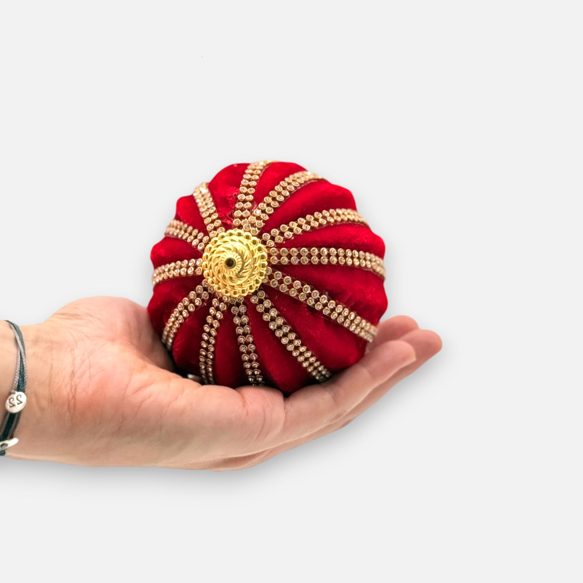 Weihnachtskugel aus Samt Rot mit Gold - Perlendekor, Ø 10cm, Weihnachten Dekoration von EDG