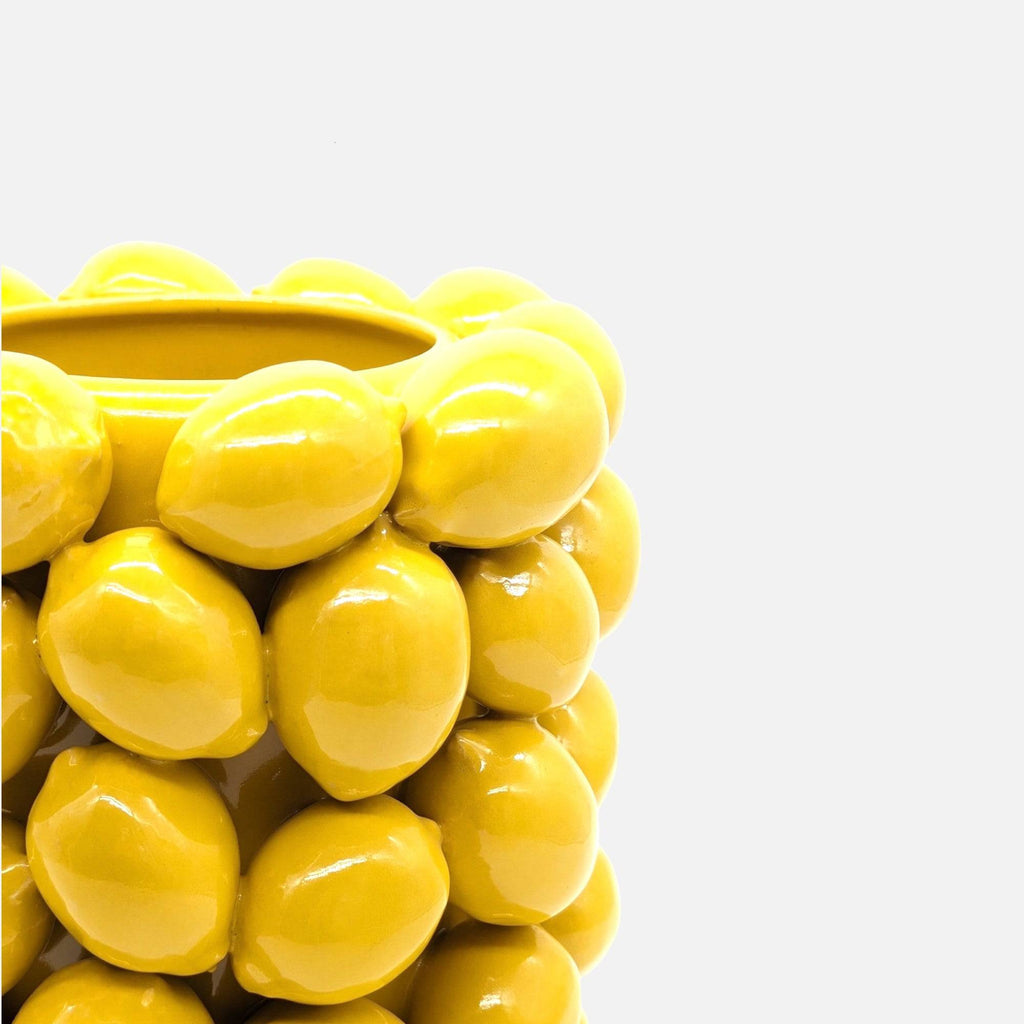 Zitronenvase, Dekovase aus Keramik glasiert gelb mit Zitronenmuster gross Ø 23.5cm x H 26cm | Limonella Vasen von Classico